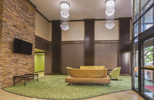 St. Johns Hotel | Explore La Quinta Inn by Wyndham Austin North's Great Amenities