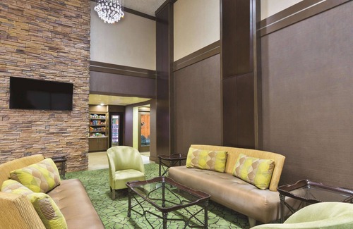 St. Johns Hotel | Explore La Quinta Inn by Wyndham Austin North's Great Amenities