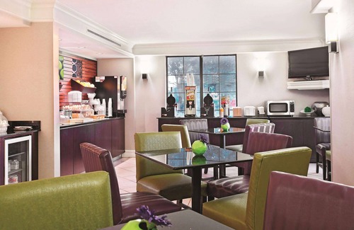 Champaign Hotel | Pet-Friendly Stay at La Quinta Inn by Wyndham Champaign