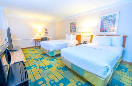 Clute Hotel | Budget-Friendly Stay at La Quinta Inn Clute Lake Jackson