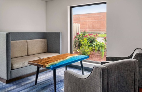 Reynoldsburg Hotel | Comfortable Stay at La Quinta Inn Columbus Airport Area