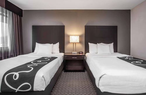 Oshkosh Hotel | Pet-Friendly Comfort at La Quinta Inn by Wyndham Oshkosh