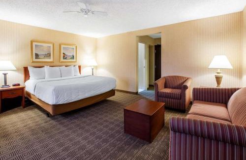 Southgate Hotel | Comfortable Stay at La Quinta Inn Southgate with Great Amenities