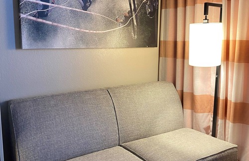 Lake Delton Hotel | Discover La Quinta Inn & Suites: Pet-Friendly Retreat