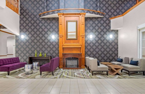 Gainesville Hotel | Explore La Quinta Inn & Suites in Gainesville, Pet Friendly!