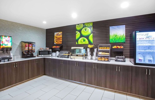 Mitchell Hotel | Comfortable Stay at La Quinta Inn & Suites Pontoon Beach