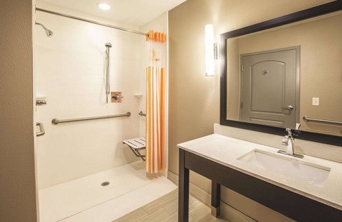 Hattiesburg Hotel | Guest Rated: La Quinta Inn & Suites Hattiesburg - I-59