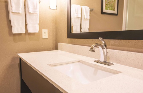 Hattiesburg Hotel | Guest Rated: La Quinta Inn & Suites Hattiesburg - I-59