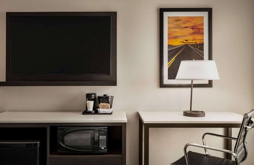 San Bernardino Hotel | Relaxing Retreat at La Quinta Inn & Suites San Bernardino