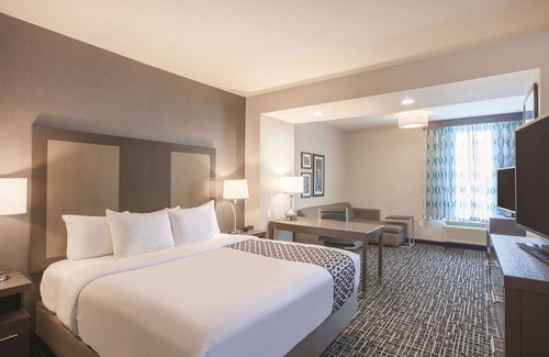 San Marcos Hotel | Top-Rated La Quinta Inn & Suites near San Marcos Outlet Mall