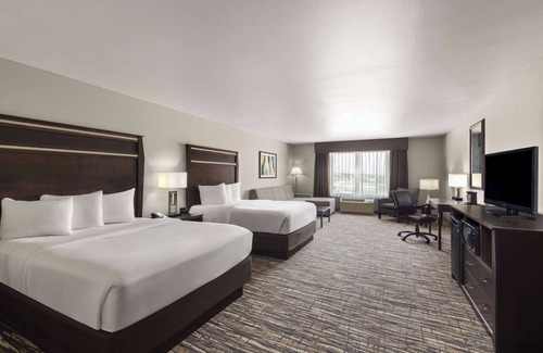 Sioux Falls Hotel | Pet-Friendly Retreat: La Quinta Inn & Suites Sioux Falls