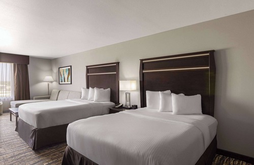 Sioux Falls Hotel | Pet-Friendly Retreat: La Quinta Inn & Suites Sioux Falls
