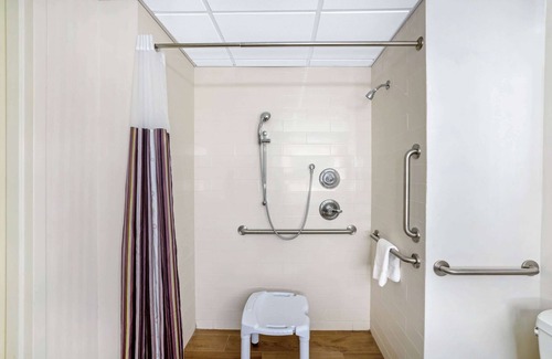 Columbus Hotel | Comfortable Stay at La Quinta Inn & Suites in Columbus, MS