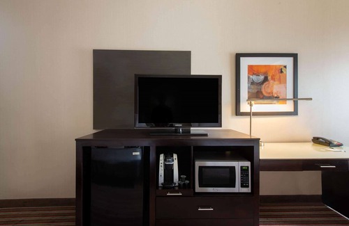 Harrisburg Hotel | Discover La Quinta Inn & Suites: Pet-Friendly Comfort