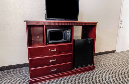 Indianapolis Hotel | Pet-Friendly La Quinta Inn & Suites in Indianapolis South
