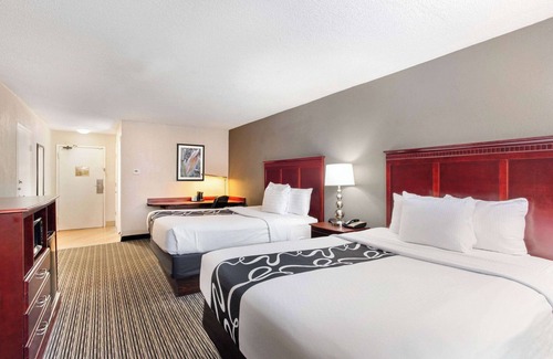 Indianapolis Hotel | Pet-Friendly La Quinta Inn & Suites in Indianapolis South