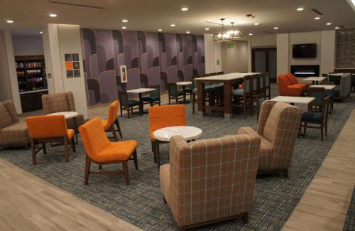 Littleton Hotel | Discover La Quinta Inn & Suites in Littleton-Red Rocks