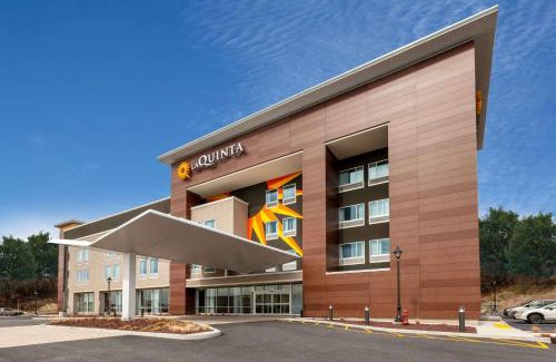 Scotchtown Hotel | Pet-Friendly Retreat at La Quinta Inn & Suites Middletown