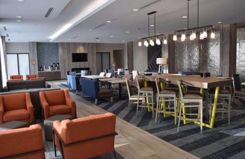 Scotchtown Hotel | Pet-Friendly Retreat at La Quinta Inn & Suites Middletown