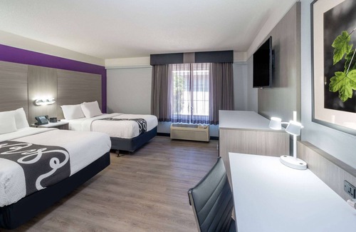 Hoover Hotel | Inviting La Quinta Inn & Suites: Pet-Friendly Stay in Hoover