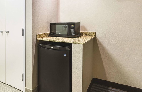 Glendive Hotel | Top-Rated La Quinta Inn & Suites in Glendive – Pet Friendly!