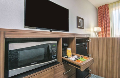 Guthrie Hotel | Comfortable Stay at La Quinta Inn & Suites by Wyndham Guthrie