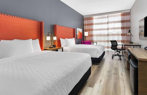 Lewisville Hotel | Pet-Friendly Hotel with Pool & Spa in Lewisville