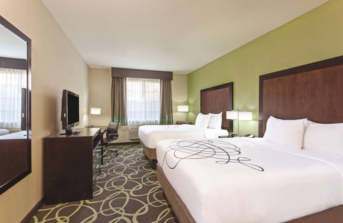 Los Banos Hotel | Pet-Friendly Getaway at La Quinta Inn & Suites Los Banos