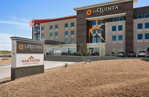 Amistad National Recreational Area Hotel | Top-Rated La Quinta Inn & Suites with Oceanfront Views