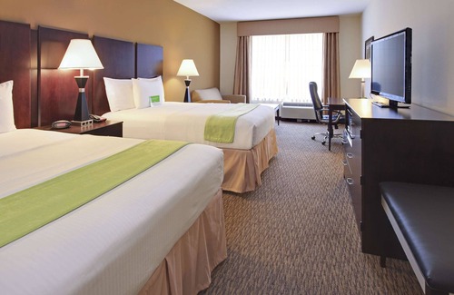 Ellendale Hotel | Pet-Friendly Retreat at La Quinta Inn & Suites Memphis