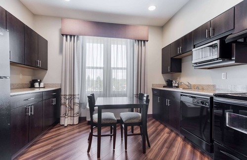 Auburn Hotel | Pet-Friendly Retreat at La Quinta Inn & Suites Auburn