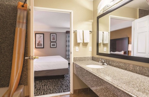 Deming Hotel | Comfortable Stay at La Quinta Inn & Suites in Deming