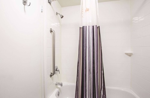 Rosedale Hotel | Convenient Stay at La Quinta Inn & Suites Baltimore N