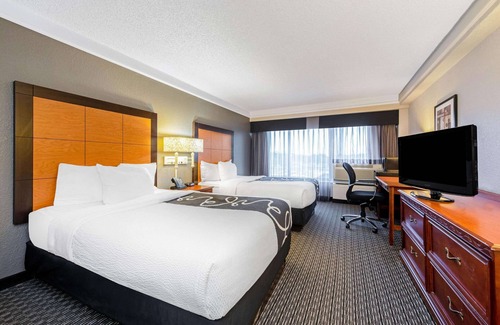 Kenner - Louis Armstrong International Airport Hotel | Convenient Stay at La Quinta Inn & Suites New Orleans Airport