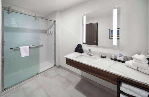 Forest Crest Hotel | La Quinta Inn & Suites By Wyndham San Antonio At The Rim