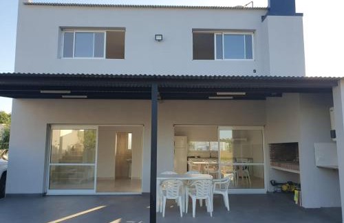 Recoleta Villa | Family-Friendly Stay at La Quinta Junín with Pool Access