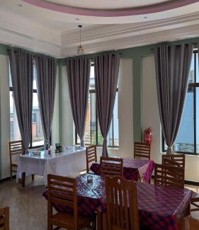 Mwanza Hotel | La Quinta Lodge, Buswelu