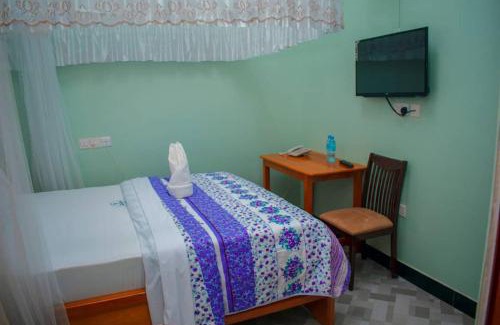Mwanza Hotel | La Quinta Lodge, Buswelu