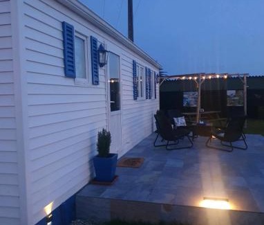 Ferrol Apartment | Pet-Friendly La Quinta Olac: Cozy Oceanfront Bungalow