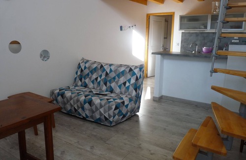 Luchat Cottage | Stunning Duplex Gite with Pool near Saintes and Royan