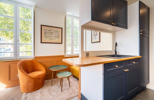 Salon-de-Provence Apartment | Relax at La Réserve: Spa, Breakfast & Family-Friendly Stay