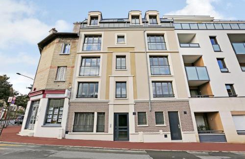 Viroflay Apartment | Family-Friendly La Résidence Alpha Viroflay - Top Rated 9.4