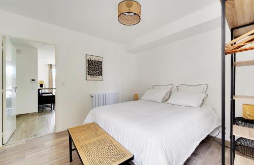 Viroflay Apartment | Family-Friendly La Résidence Alpha Viroflay with 9.1 Rating