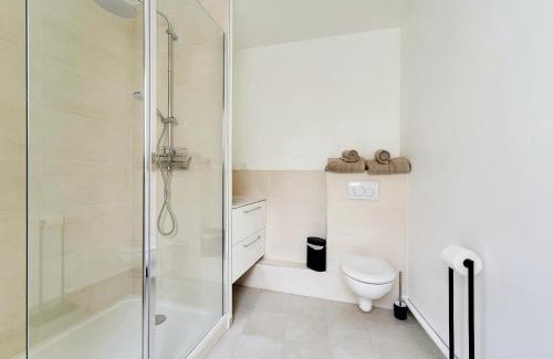 Viroflay Apartment | Family-Friendly La Résidence Alpha Viroflay with 9.1 Rating
