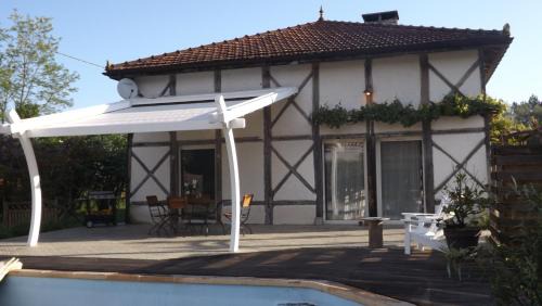 Parentis-en-Born Bed & Breakfast | Oceanfront Escape at La Résinière de Pirique - Rated 9.4/10