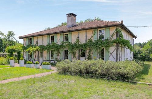 Parentis-en-Born Bed & Breakfast | Oceanfront Escape at La Résinière de Pirique - Rated 9.4/10