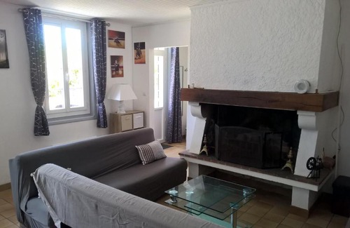 Escource House | Pet-Friendly Retreat at La Résinière for Family Getaways