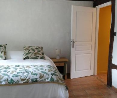 Parentis-en-Born Bed & Breakfast | Discover La Résinière de Pirique: Oceanfront Bliss Awaits