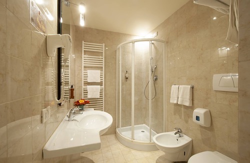 Cascia Hotel | Discover La Reggia Sporting Center: Family-Friendly Getaway