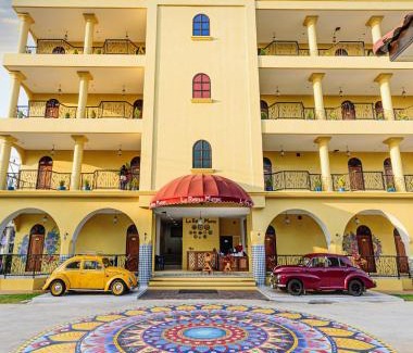 Pak Chong Hotel | Discover La Reina Maroc Hotel with Pool & Ocean Views